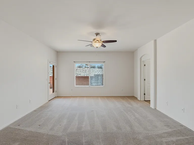677 W Pizzicato Ln — Photo 11