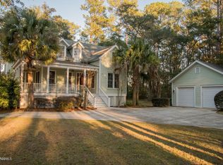 25 Pleasant Place Dr, Beaufort, SC 29907