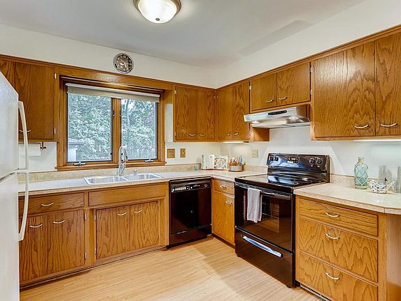 4th image of 2490 Indian Way