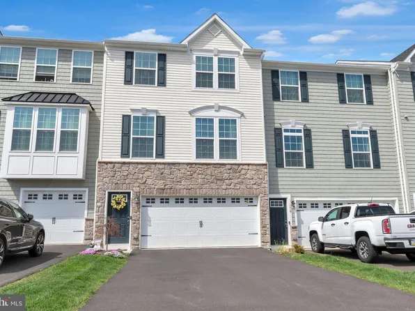 237 Laurel Ln, Perkasie, PA 18944