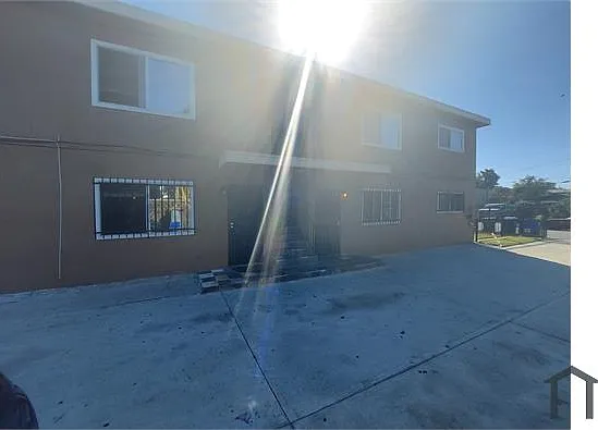 2 bed, 800 sqft, $3,100 — Photo 3