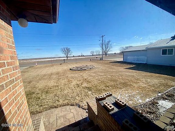 5th image of 92 N Lake Dr