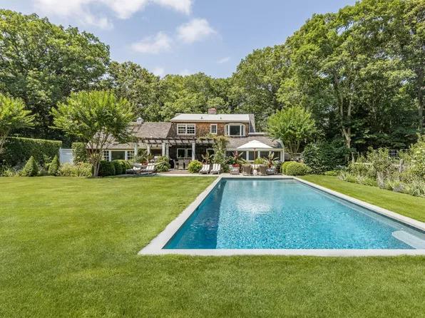 210 Old Stone Hwy, East Hampton, NY 11937