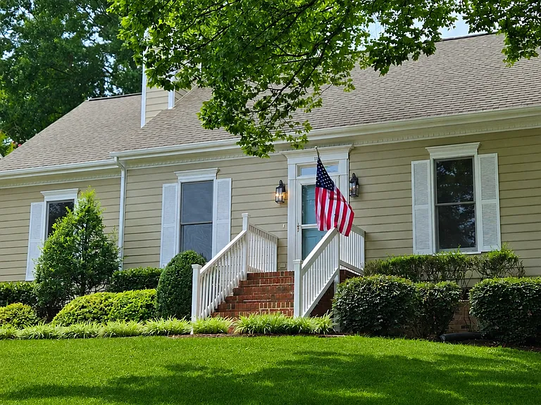 1011 Woodbriar St — Photo 1