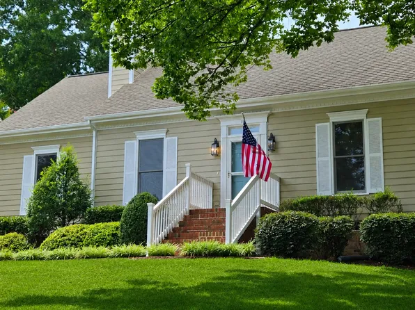 1011 Woodbriar St, Apex, NC 27502