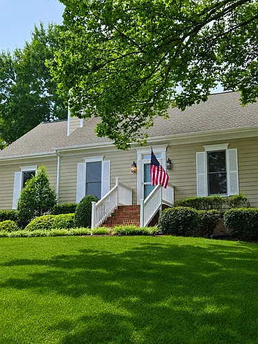 1011 Woodbriar St Photo 1