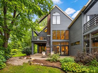 6658 Smithtown Rd, Excelsior, MN 55331