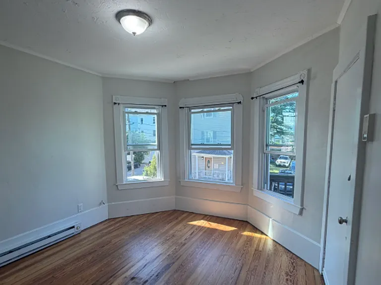 28 Tallman St — Photo 6