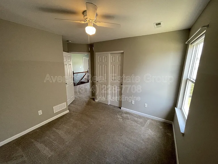 5533 Emerald Place Dr — Photo 25