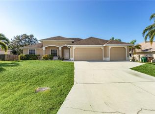 306 NE 13th Ter, Cape Coral, FL 33909