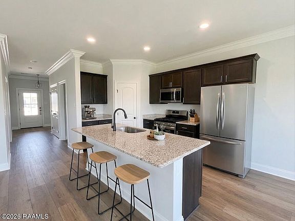 4th image of 204 Payton Woods Ln