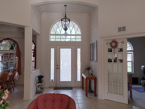 3rd image of 8 Birchwood Pl