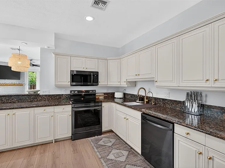 1214 W Las Olas Blvd — Photo 19