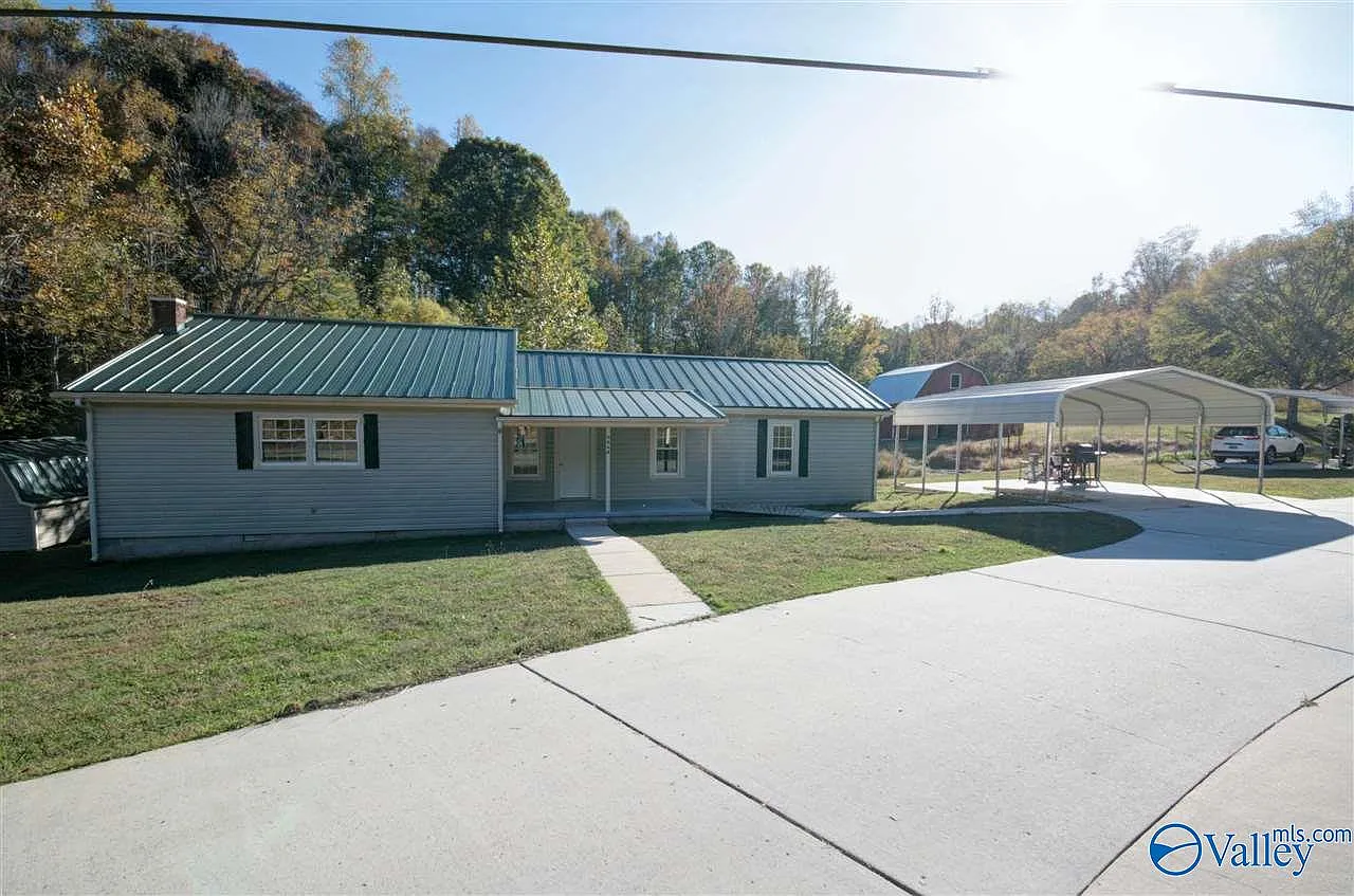 4 bed, 2.0 bath, 1560 sqft, $1,850 — Photo 1