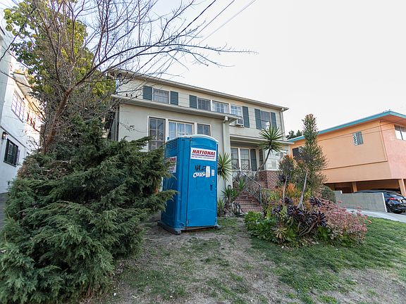 2nd image of 3725 Tracy St #1/2