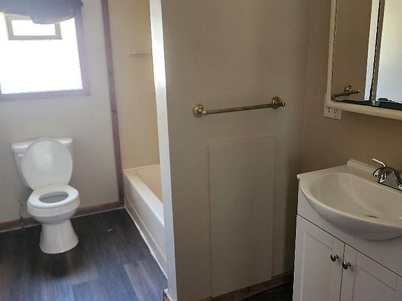 5th image of 722 N A St