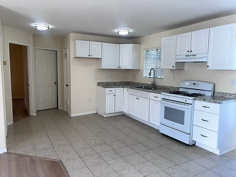1117 Euclid Ave — Photo 3