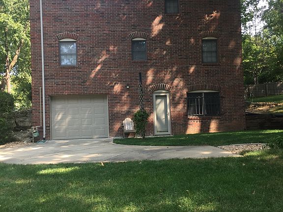 3rd image of 1414 NW Woodcreek Cir