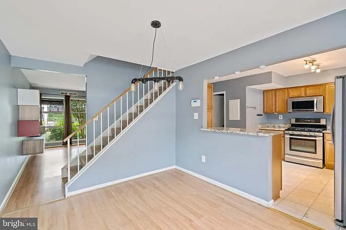 4735 Parkman Ct — Photo 5