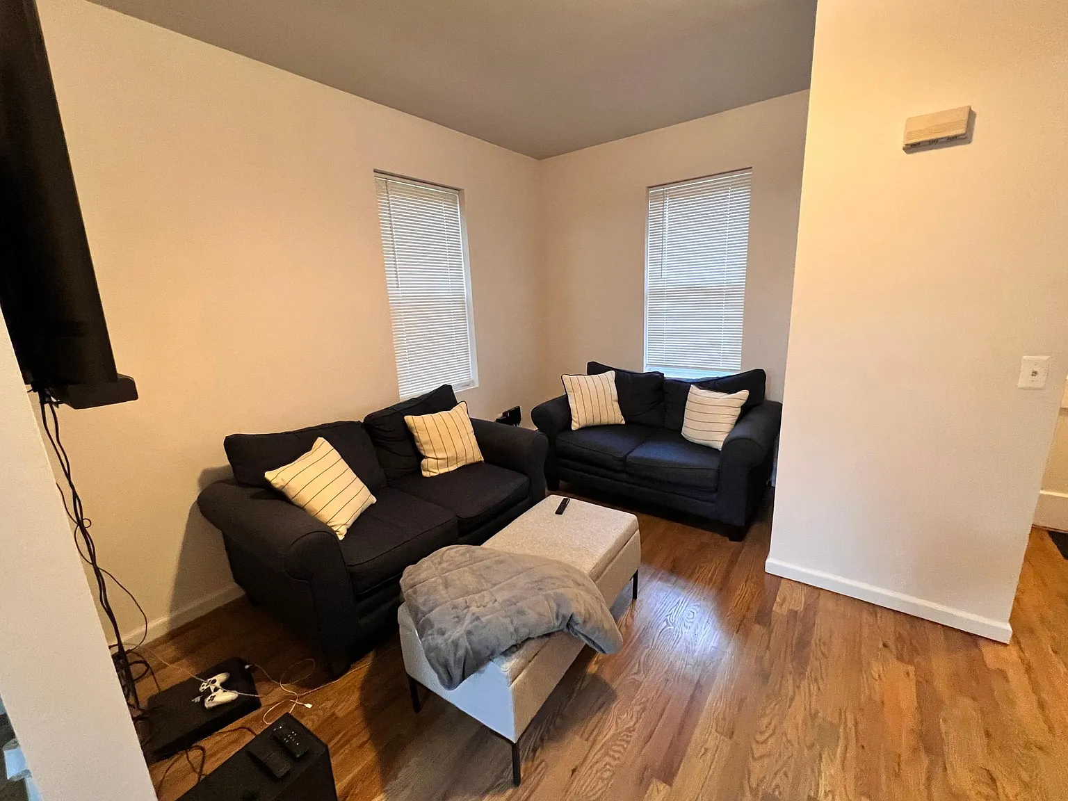 2 bed, 778 sqft, $2,300 — Photo 4