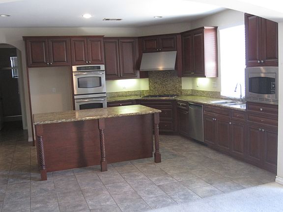 3rd image of 3802 East Park