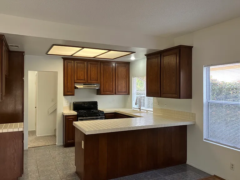 693 Kickapoo Dr — Photo 8