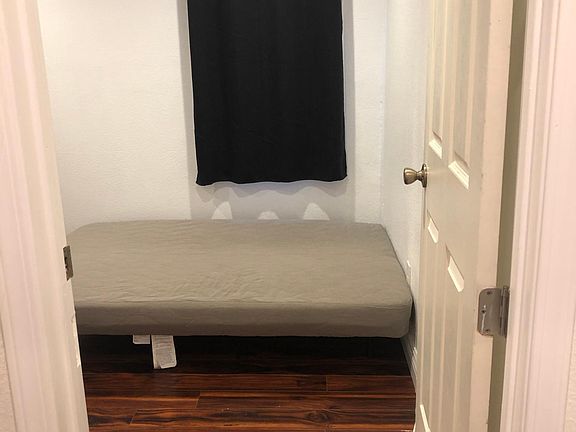 2nd image of 613 N Vendome St #613