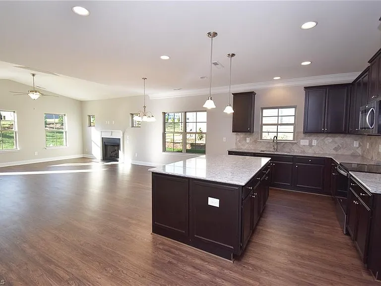 5553 Marblehead Dr — Photo 19