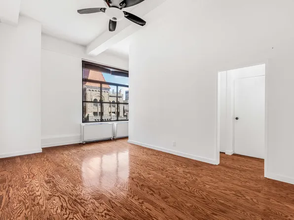 244 Madison Avenue image 1 of 10