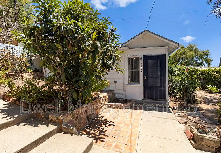 4535 Upland St — Photo 18