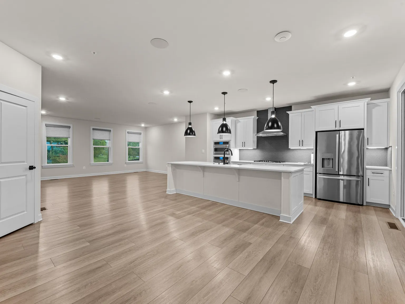 3 bed, 2789 sqft, $5,000 — Photo 4