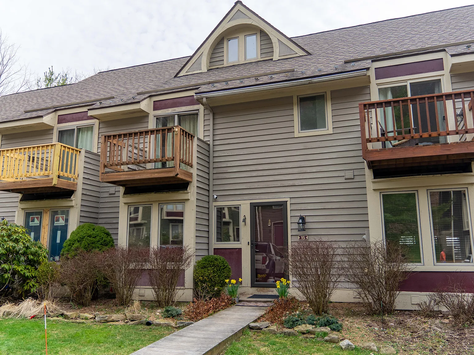 4 bed, $3,600 — Photo 2