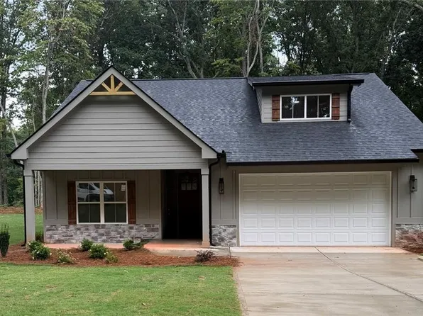 61 Hazel Ln, Bremen, GA 30110