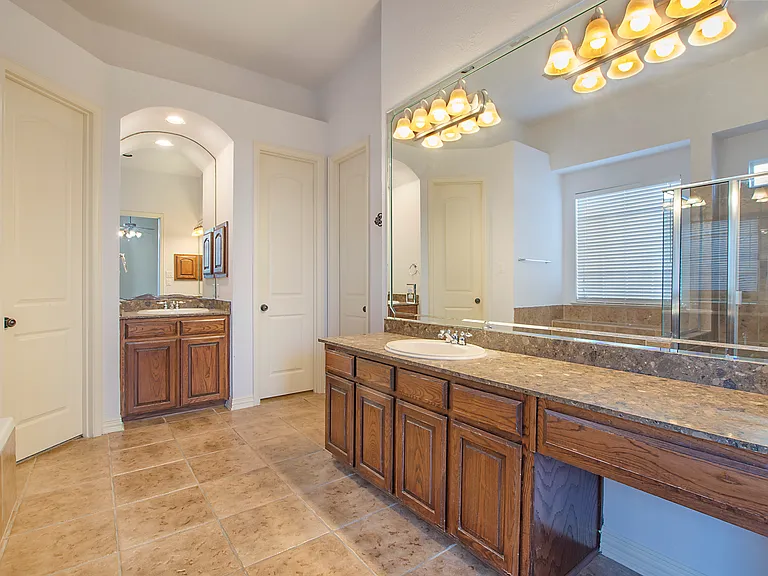 1838 Crowbridge Dr — Photo 23