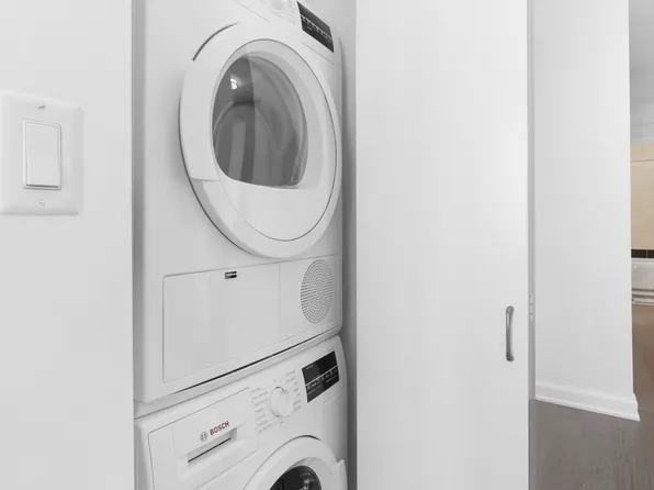 211 North End Avenue image 5 of 14