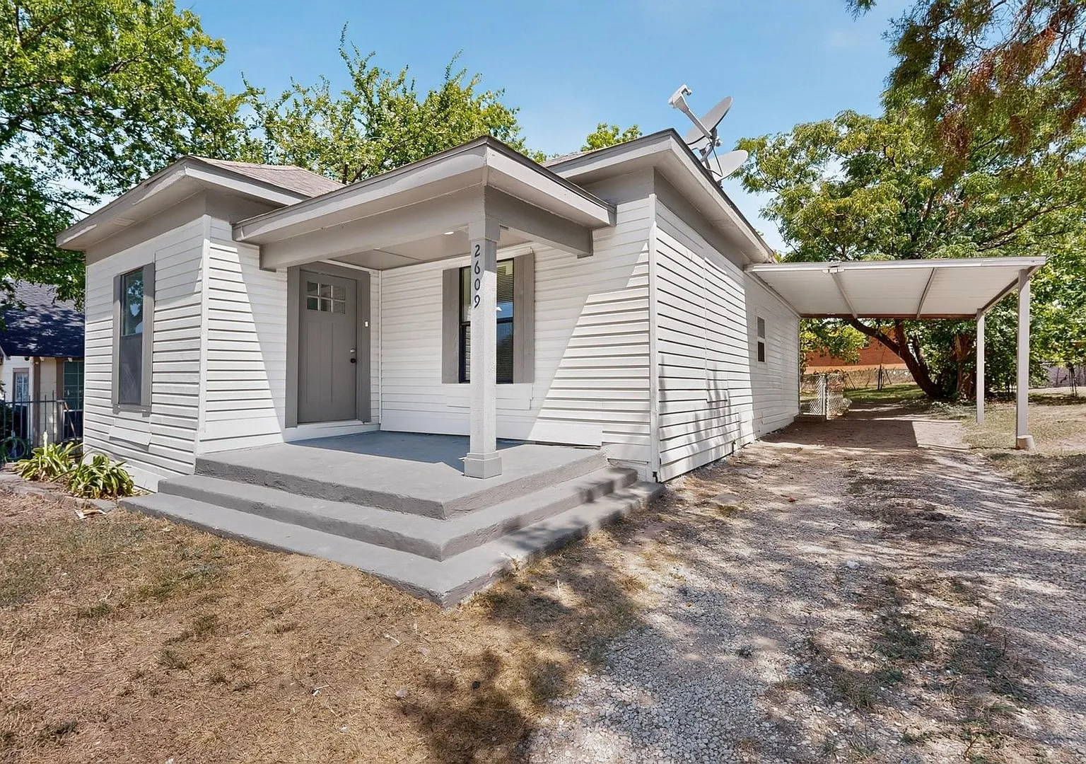 Charming 3-Bedroom Home with Off First Month's Rent — Photo 3