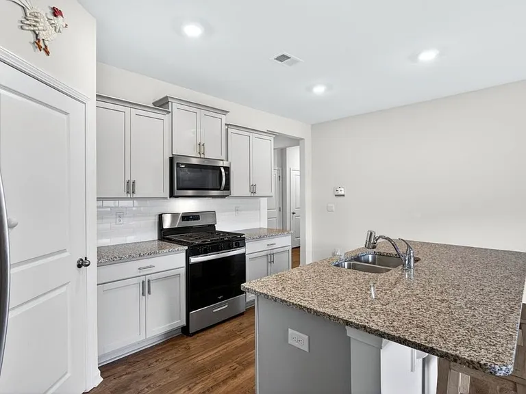 462 Fenwick Dr — Photo 11