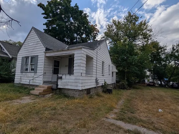 812 W Macqueen Ave, Peoria, IL 61604