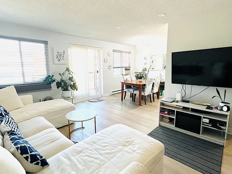 131 Taunton Rd E #409 — Photo 8