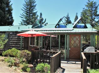 442 Redwood Rd, Mount Shasta, CA 96067