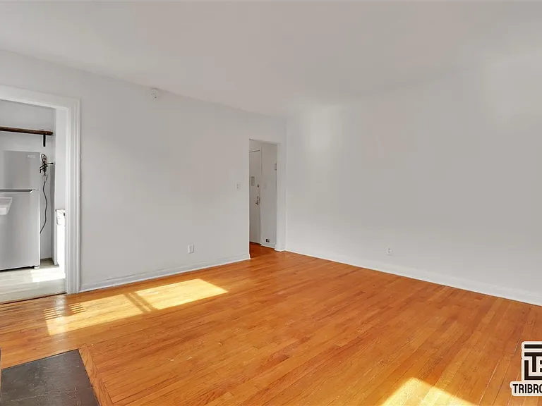 241 W 101st St #2C — Photo 3