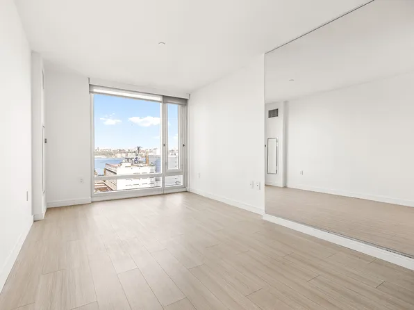 555 West 43rd Street image 12 of 19