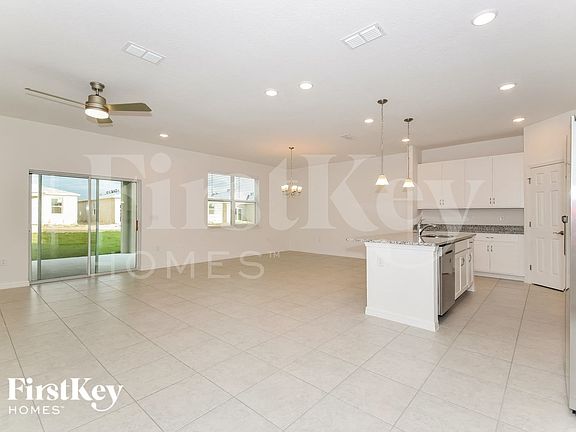 4th image of 327 Corbel Ln