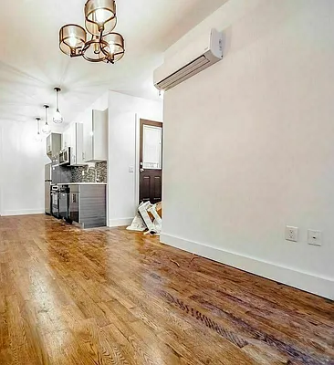 Rented by ERNY LLC | media 12