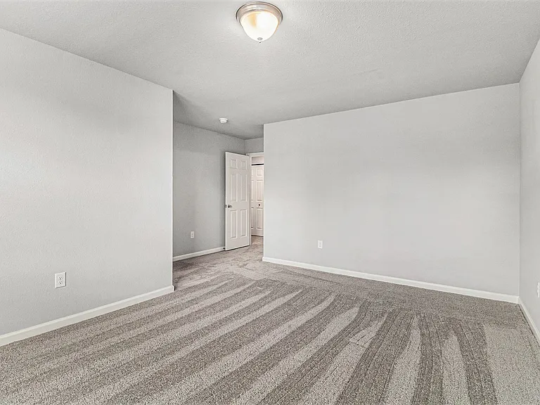 2216 Macatawa Ln — Photo 9