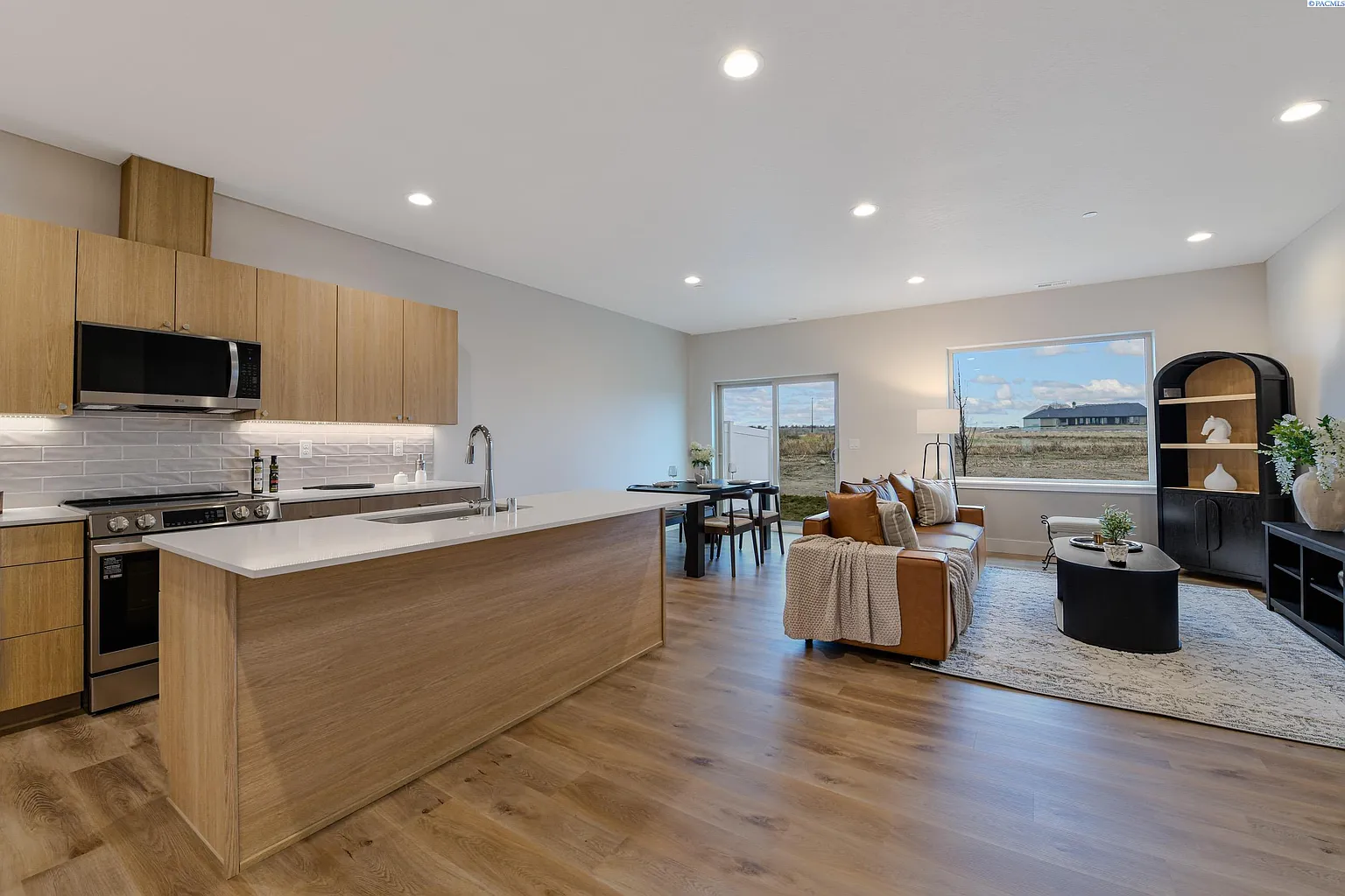 4533 Road 114 photo 1