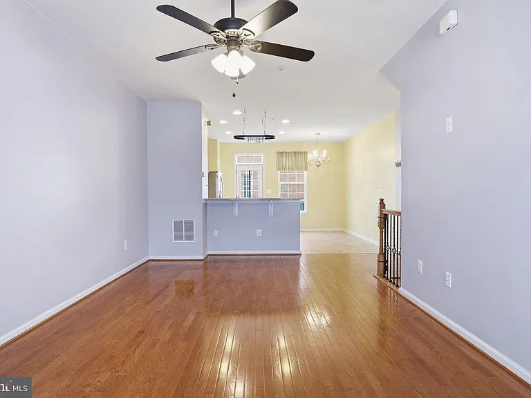 4505 Foster Ave — Photo 10