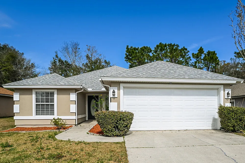 3 bed, 2.0 bath, 1672 sqft, $2,060 — Photo 1