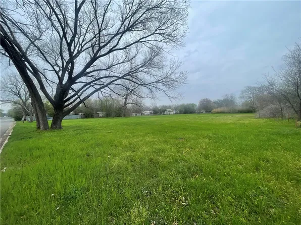 3212 S 4th St, Waco, TX 76706