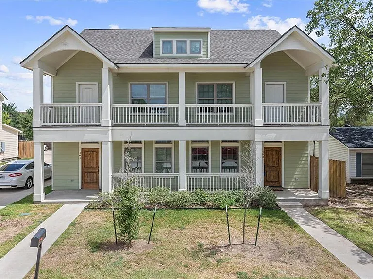 404 Ash St E — Photo 1